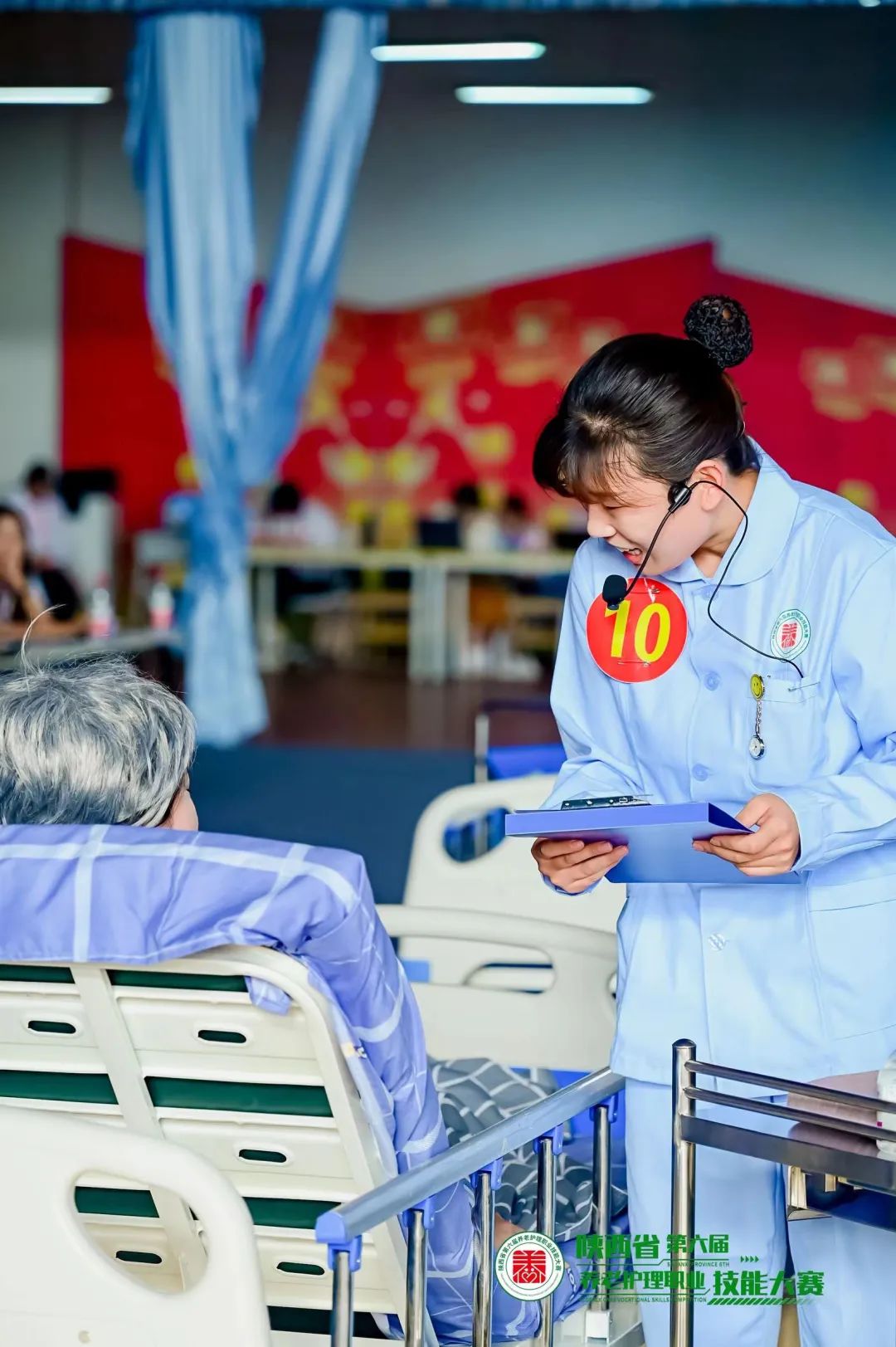 頤悅養(yǎng)老公司的李露露，你是好樣的！
