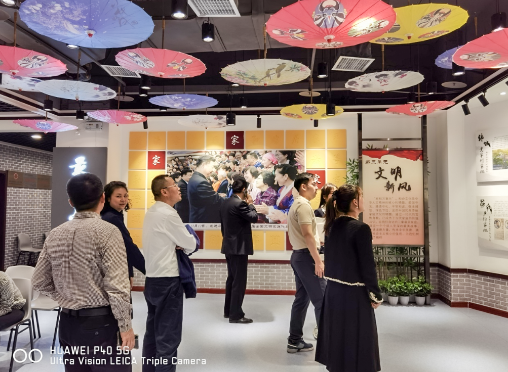 公司固定收益部黨支部、投行業(yè)務(wù)部黨支部、綜合事務(wù)部與金融（產(chǎn)業(yè)）基地保障黨支部開展聯(lián)合黨日活動(dòng)